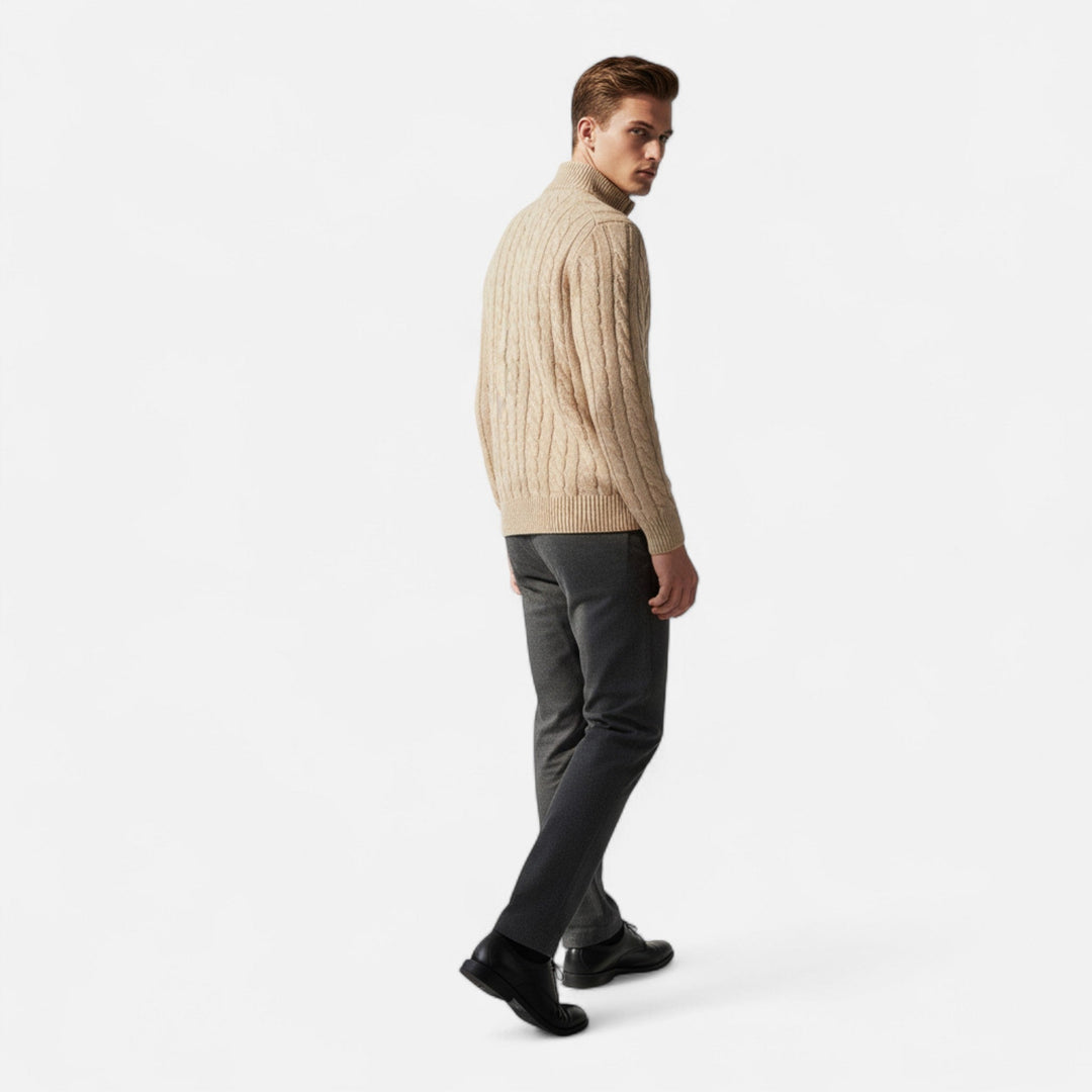 Sophisticated men's Old Money half-zip sweater. A classic knitwear pullover for a polished and elegant look.