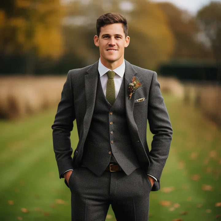 Men's event outfit: tailored olive green three-piece suit. Ideal formal wear for weddings & celebrations.