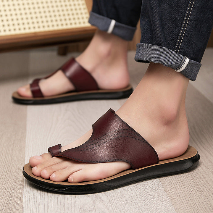 Lightweight men's open toe slide sandals. Effortless non-slip design for ultimate summer comfort & style.