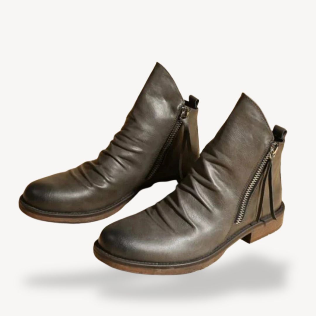 Stylish men's orthopedic retro boots, ideal casual winter footwear offering comfort, support & vintage charm.
