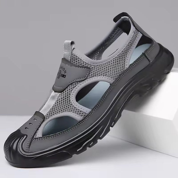 Comfortable men's closed-toe slip-on sandals, ideal casual footwear for everyday wear, travel, and summer fashion.