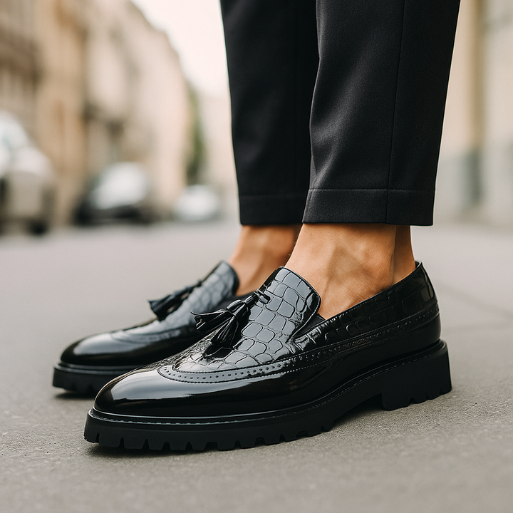 Formal men's loafers: smart casual slip-on design with unique croc texture and stylish tassels.