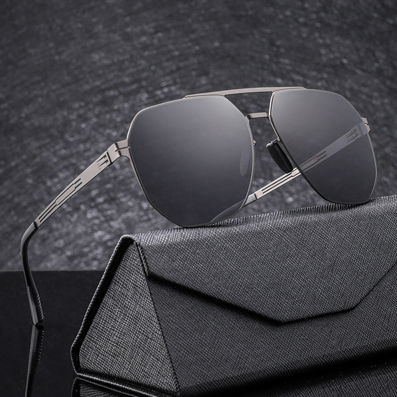 Men's premium geometric frame sunglasses with polarized lenses, offering stylish UV protection.