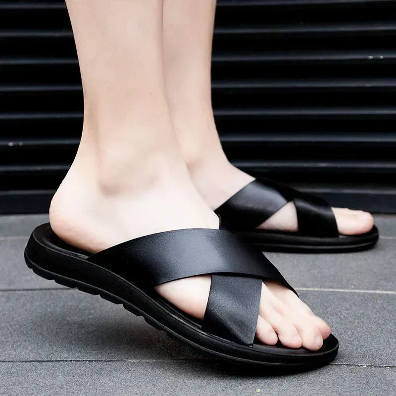 Everyday men's slip-on sandals, durable and comfortable for all summer occasions.