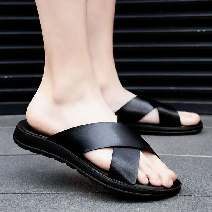 Everyday men's slip-on sandals, durable and comfortable for all summer occasions.