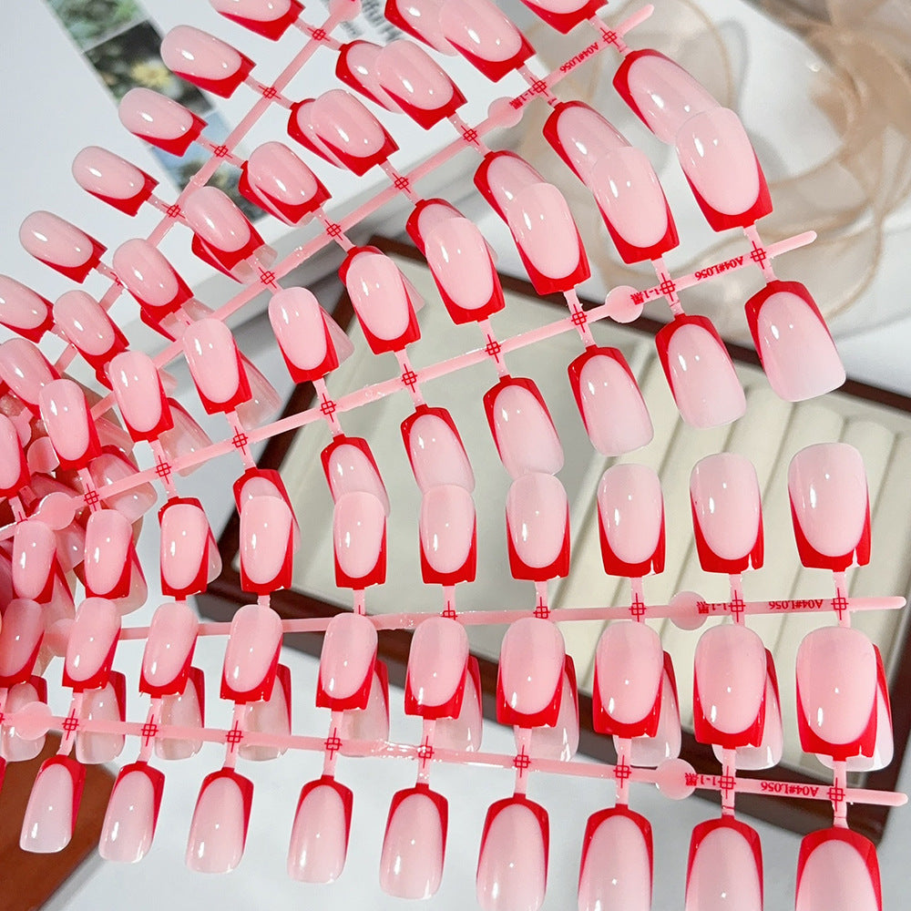 Stylish men's fake nails, self-adhesive for a convenient, instant at-home manicure.