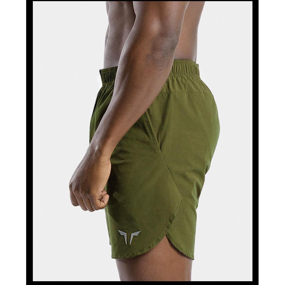 Comfortable men's workout shorts with quick-dry, flexible material for optimal gym and sport performance.