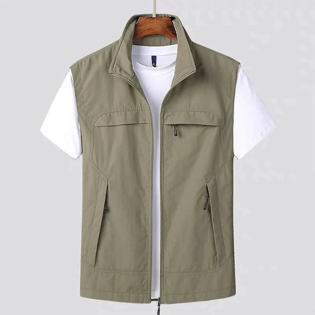 Versatile men's quick-dry vest, lightweight for travel, hiking, and outdoor sports. Breathable summer activewear.