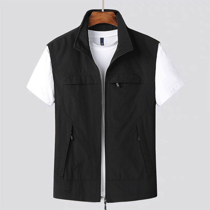Versatile men's quick-dry vest for travel & casual wear. Breathable, lightweight activewear for summer adventures.