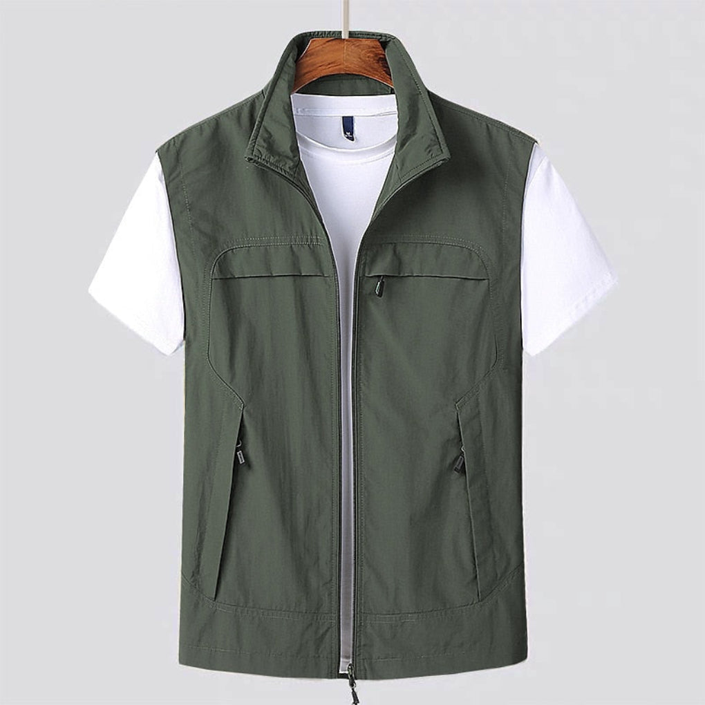 Active men's quick-drying vest for running, gym, or sports. Lightweight, breathable, and comfortable athletic apparel.