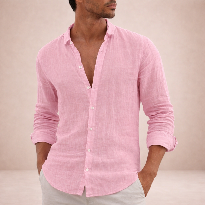 Versatile men's casual shirt, regular fit. Long sleeve button down for modern everyday menswear.