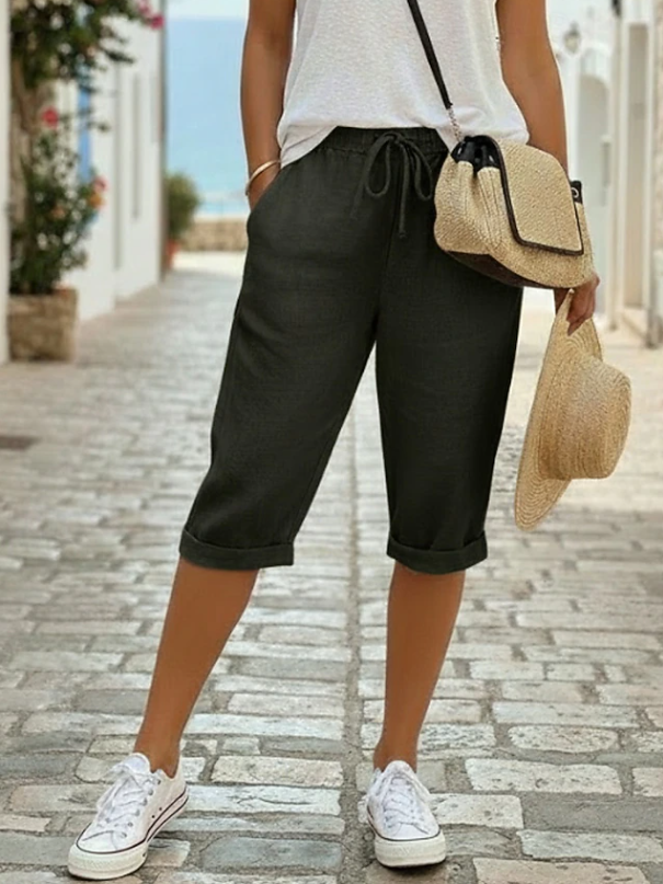 Men's comfortable relaxed fit Bermuda shorts, perfect for casual activities and leisure.