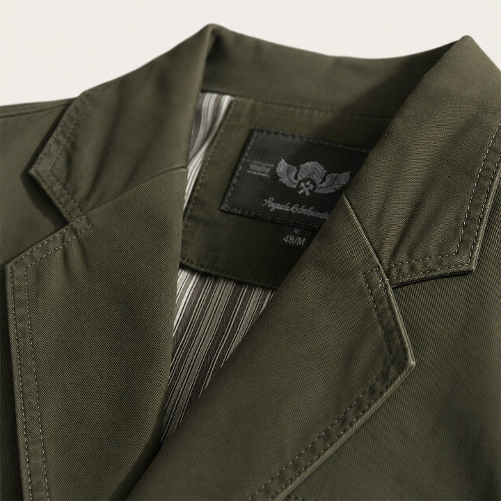 Versatile men's relaxed fit blazer, ideal for smart casual, business casual, or everyday fashion.