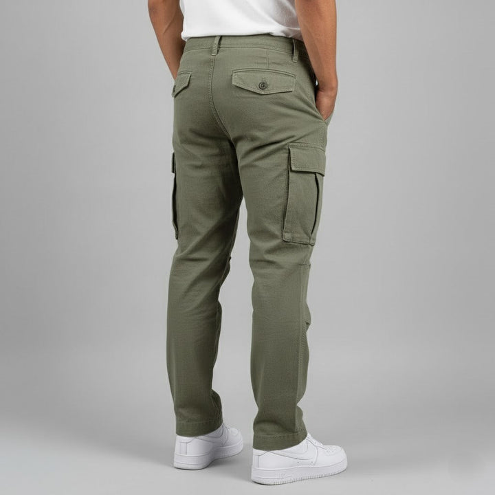 Relaxed fit men's cargo pants featuring large side pockets, great for casual wear and streetwear fashion.