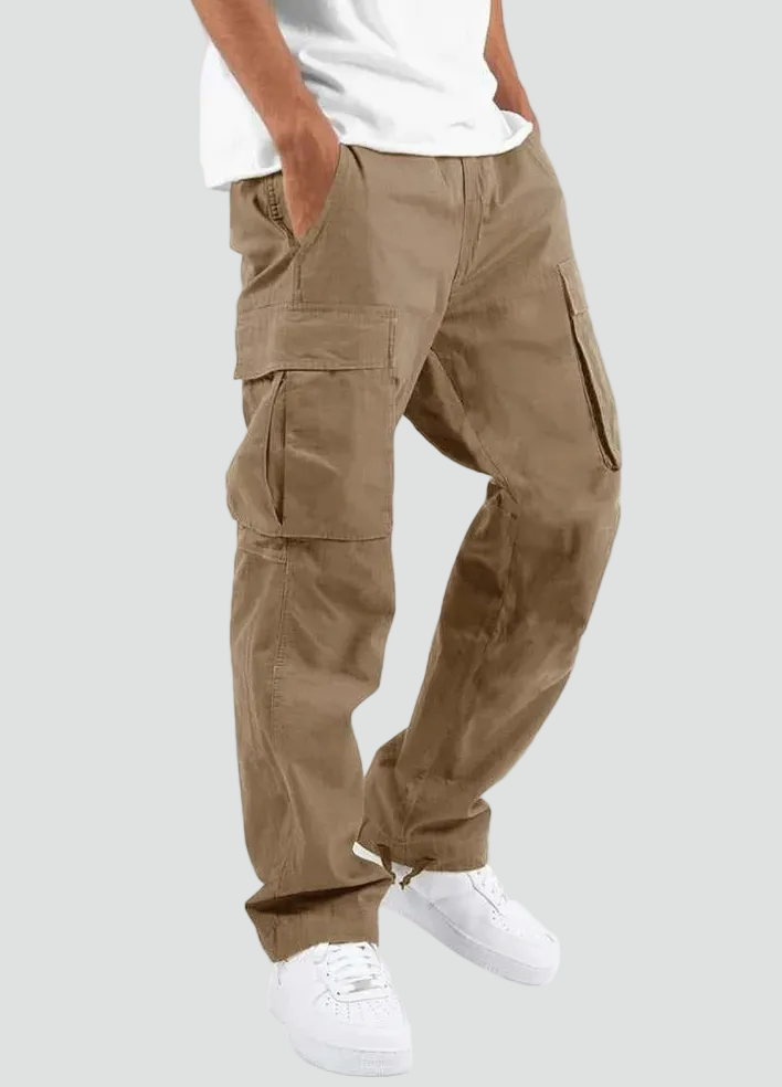 Men's relaxed fit cargo trousers in a casual style, featuring multiple pockets for utility and storage.