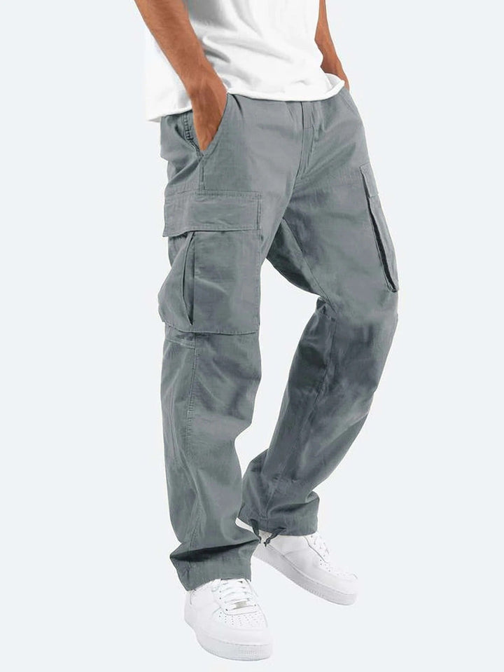 Stylish men's cargo pants with a relaxed fit, perfect for everyday comfort and modern streetwear fashion.