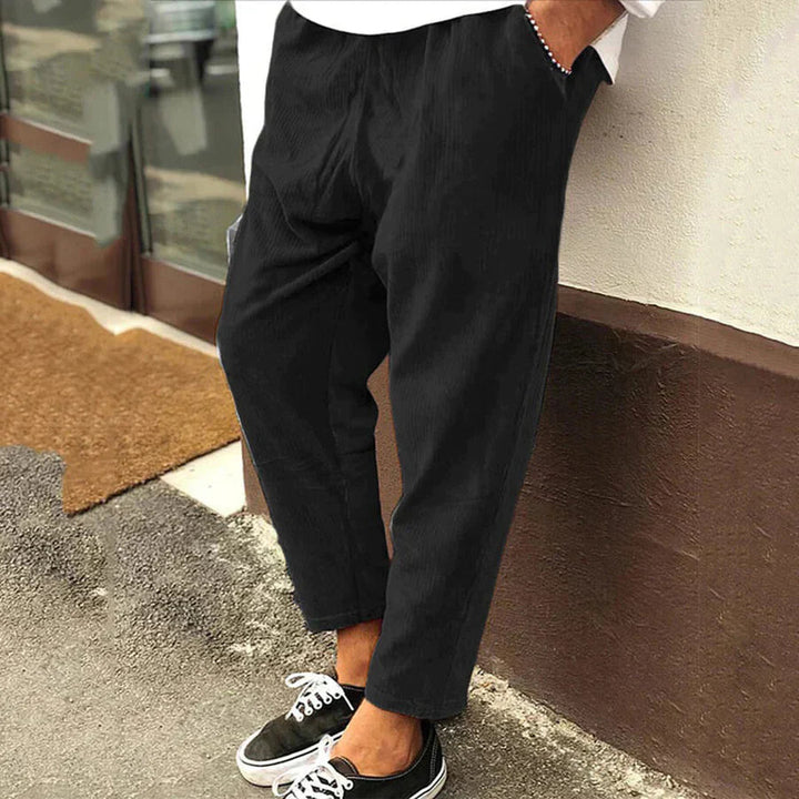 Men's relaxed fit casual ankle pants in light grey, perfect for comfortable everyday wear & modern spring fashion.