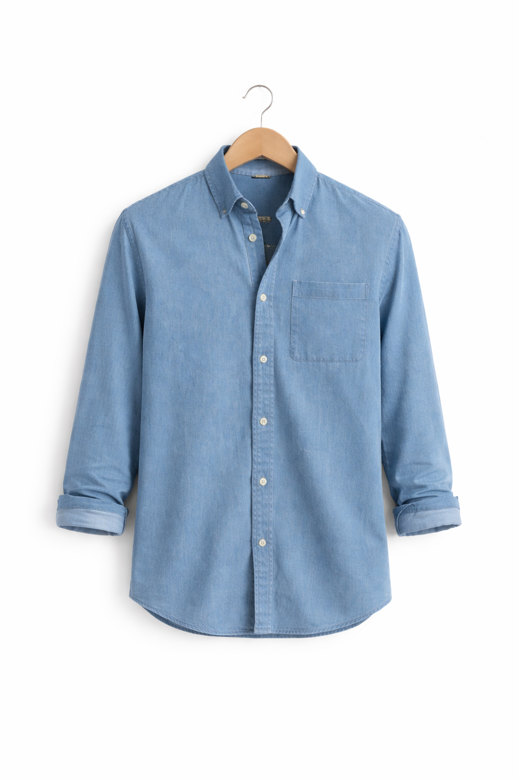Men's long-sleeve chambray shirt, relaxed fit, for all-season casual and weekend wear.