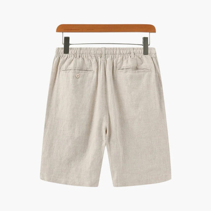 Casual men's summer shorts: relaxed fit chino style with an adjustable drawstring for easy wear.