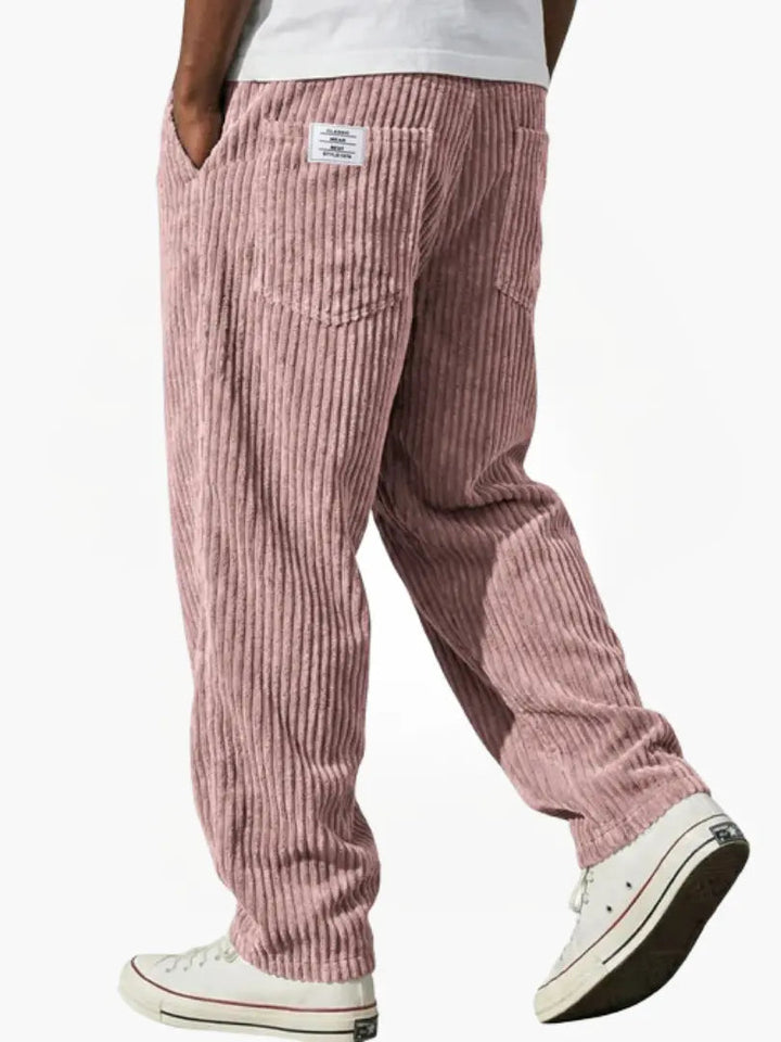 Smart casual men's corduroy trousers, relaxed with a drawstring for comfort, perfect for versatile daily fashion.
