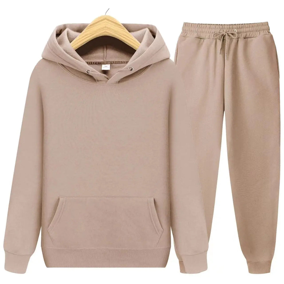 Men's comfy two-piece set: relaxed fit hoodie & joggers, perfect for leisure & style.