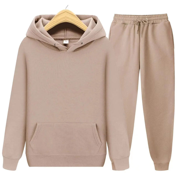 Men's comfy two-piece set: relaxed fit hoodie & joggers, perfect for leisure & style.
