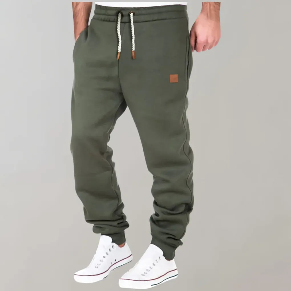 Versatile men's jogger pants, relaxed fit for everyday comfort, great for casual outings or activewear.