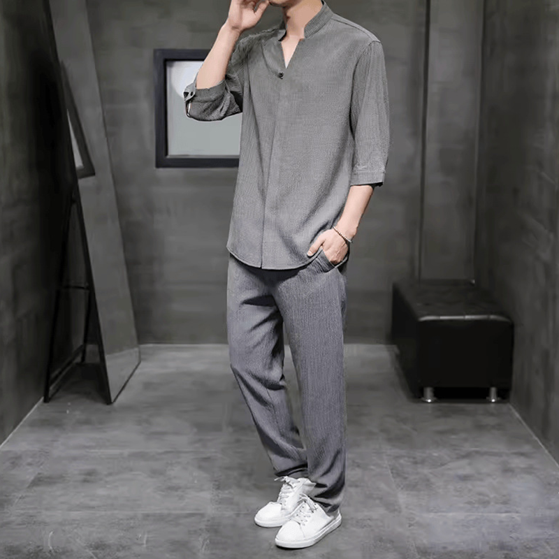 Stylish men's linen V-neck two-piece set in a relaxed fit. Ultimate comfort for summer fashion & weekend wear.