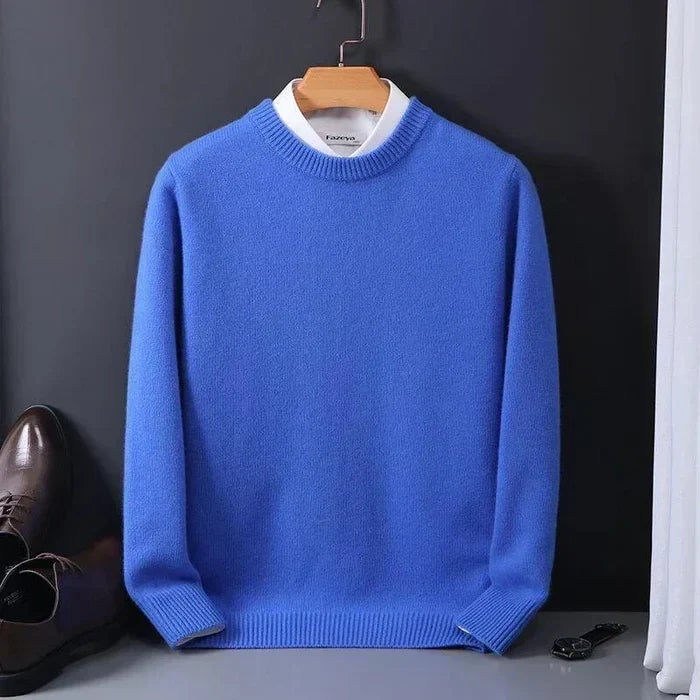 New men's crewneck loose sweater, offering effortless style and warmth for everyday wear.