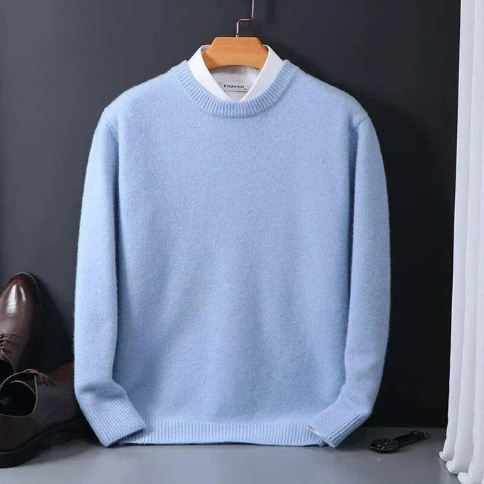 Cozy men's loose fit sweater, perfect for a relaxed style and comfortable everyday wear.