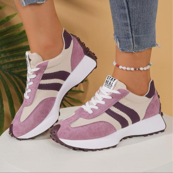 Men's urban platform sneakers, comfortable lace-up retro design with relaxed fit.