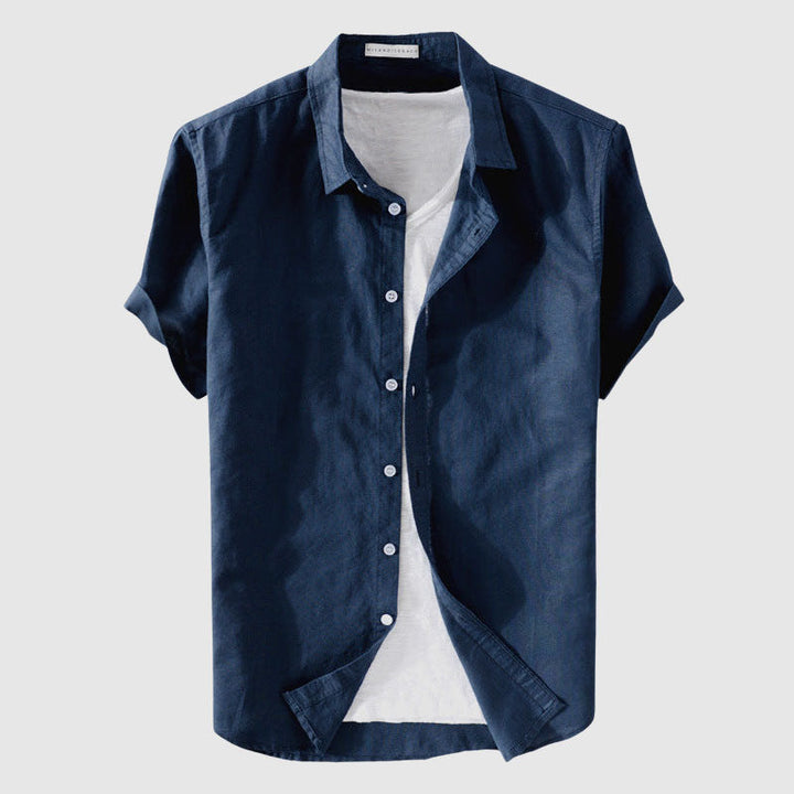 Modern men's relaxed short sleeve shirt, embodying effortless casual style for everyday wear.