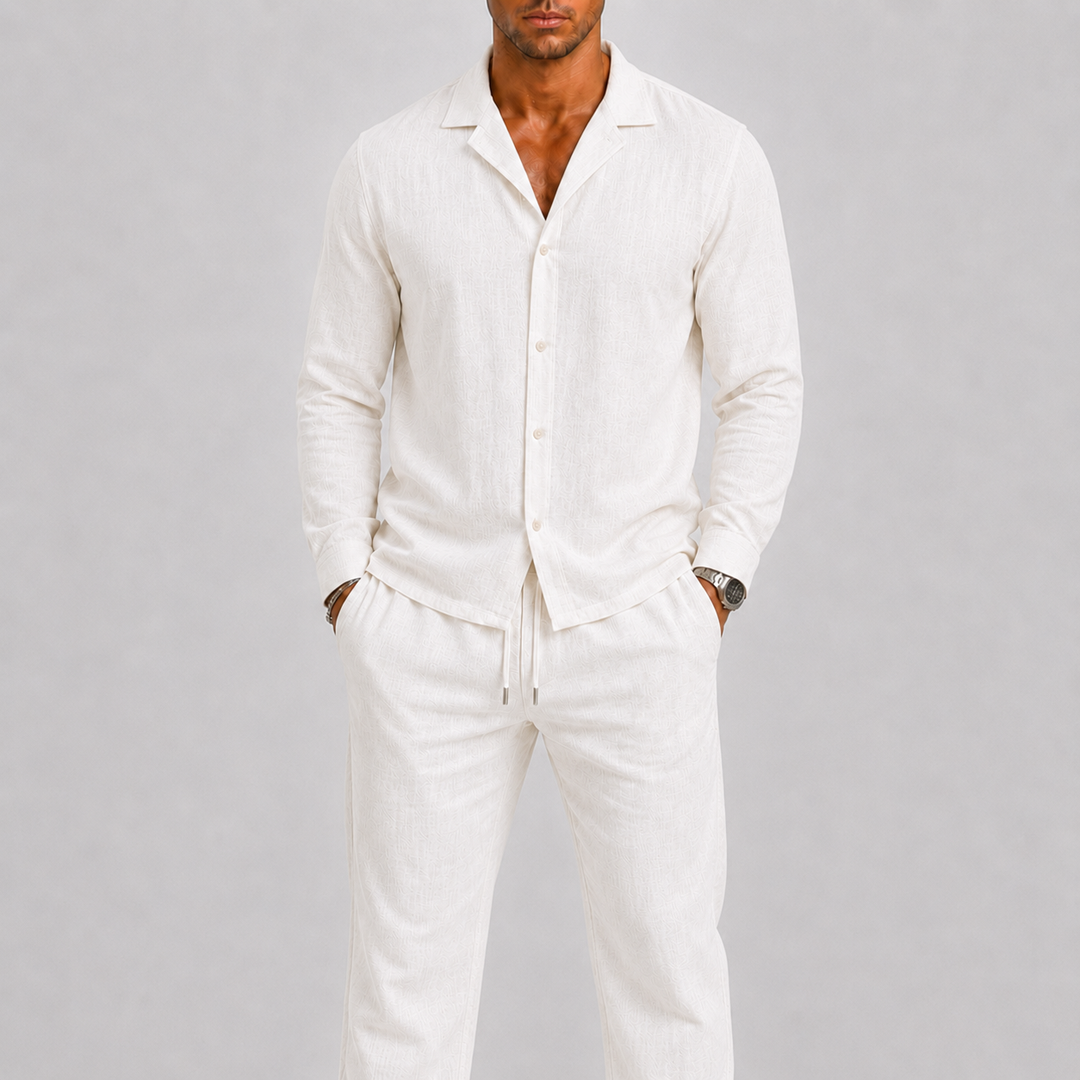 Men's casual two-piece summer set, perfect for daily wear or vacation. Relaxed fit, easy style.