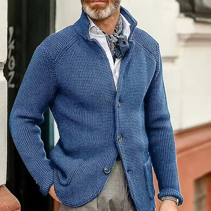 Premium men's knitwear: relaxed fit waffle-knit cardigan, button-up long-sleeve jumper for comfort.