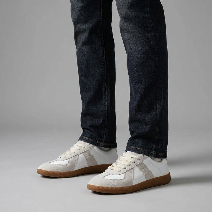 Stylish men's casual low top shoes with a retro design, ideal for spring/summer urban wear.