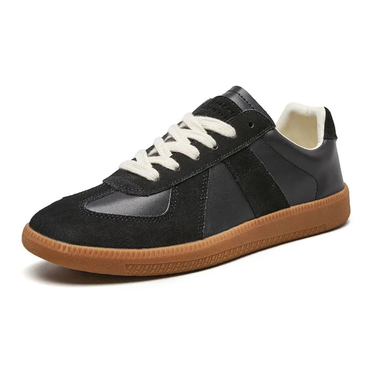 Durable men's retro casual sneakers, lace-up design ensuring comfort for daily urban fashion.