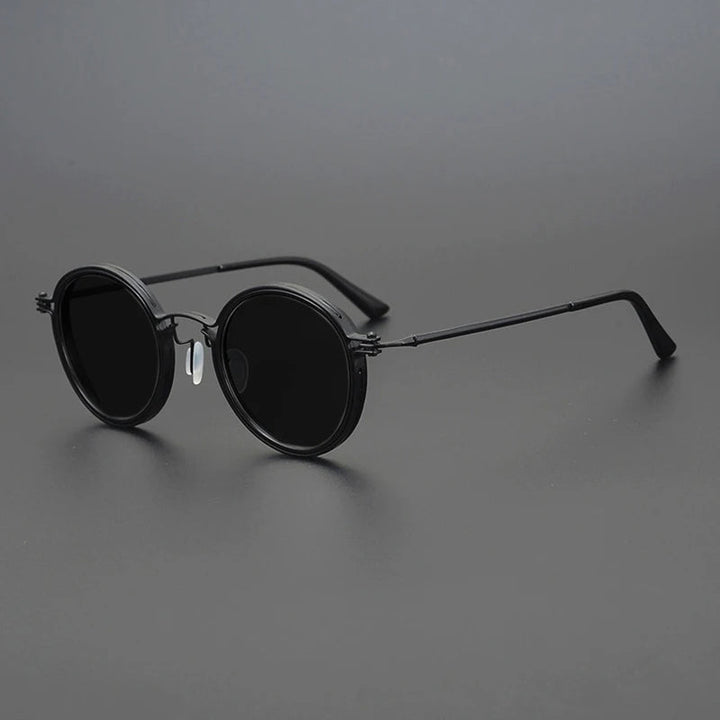 Men's fashion round polarized sunglasses with vintage metal frame, ideal anti-glare eyewear accessory.