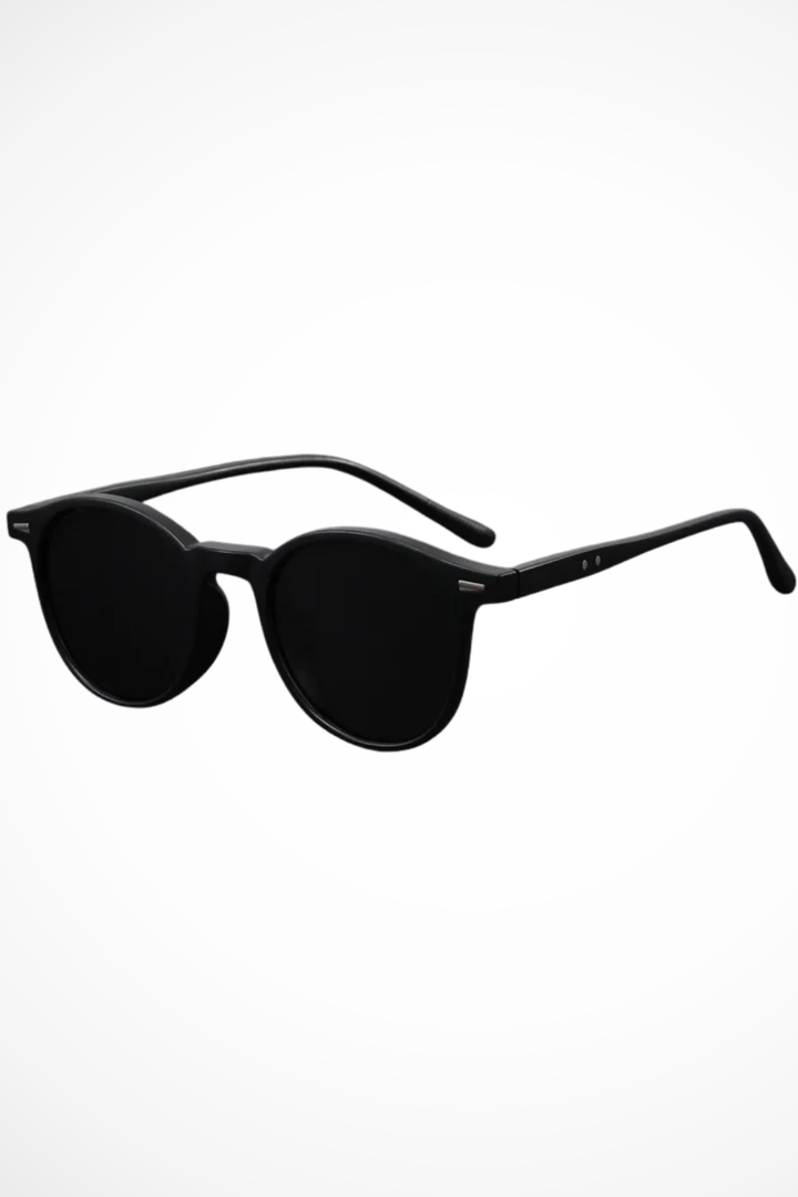 Men's retro round slim frame sunglasses, providing essential UV protection and timeless style.