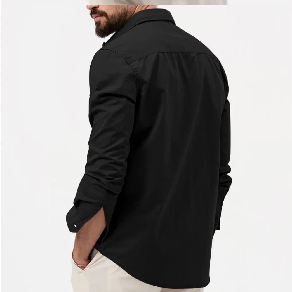Durable men's activewear shirt. Quick-dry tactical button-up, excellent for hiking & camping adventures.