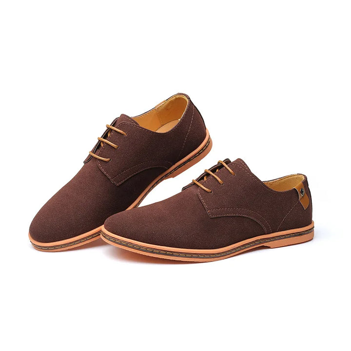 Classic men's Oxford shoes, offering timeless style and comfort for smart casual or professional outfits.