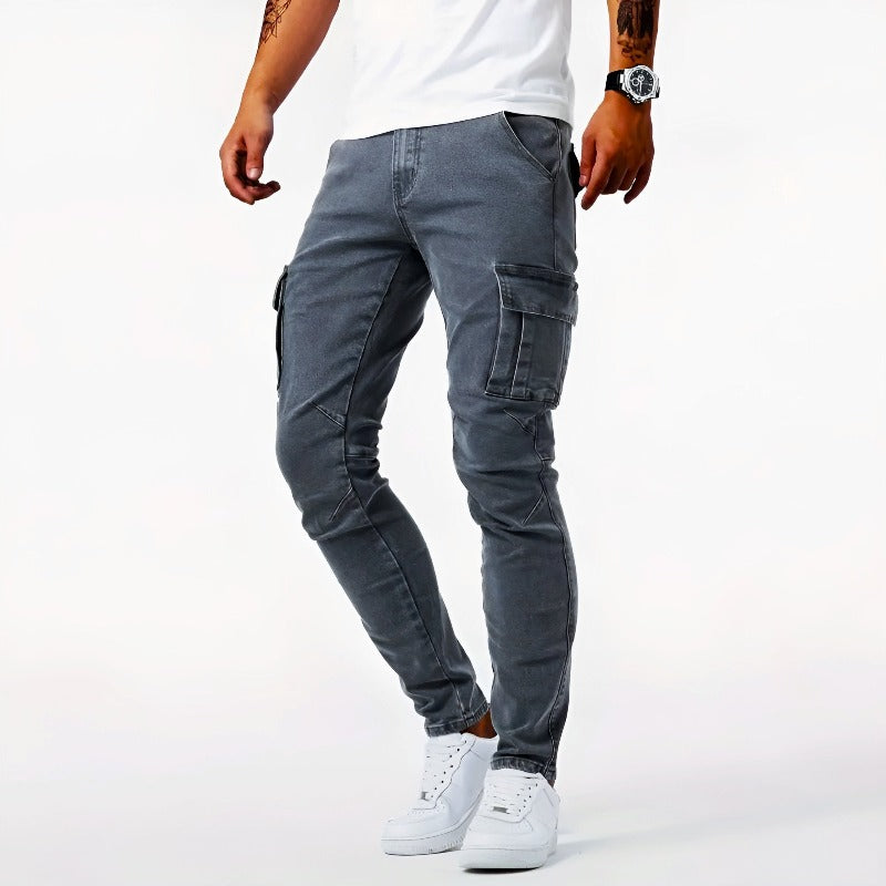 Men's skinny fit cargo pants, stylish and functional, perfect for modern casual wear.