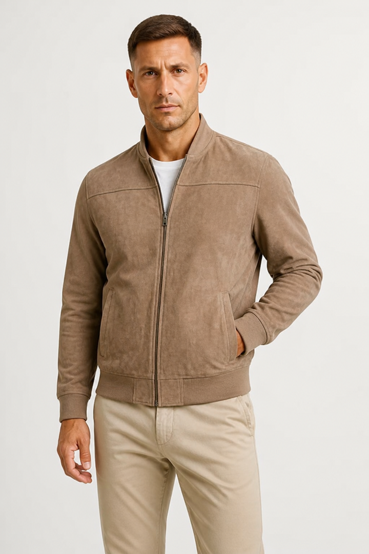 Versatile men's slim-fit bomber jacket. Essential outerwear for a sleek, modern urban look. Smart casual.