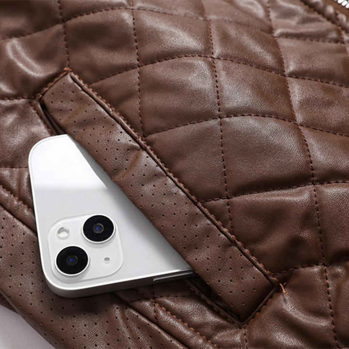 Modern men's slim fit classic outerwear jacket, ideal for a comfortable and stylish daily look.
