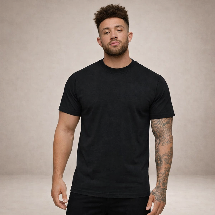 Men's casual slim fit t-shirt with a classic crew neck. Perfect for modern fashion.