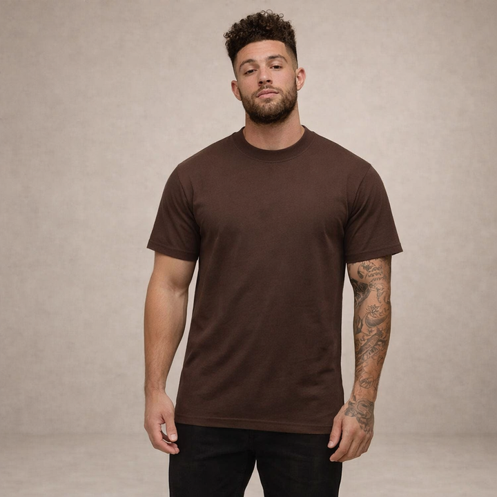 Navy blue short sleeve men's t-shirt, slim fit and crew neck for versatile fashion.
