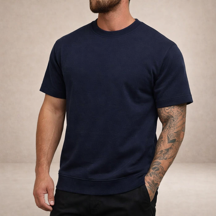 Stylish men's slim fit t-shirt with a classic crew neck, a modern wardrobe essential.
