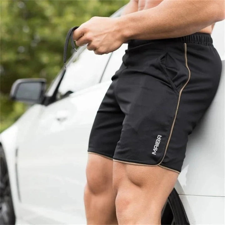 Modern men's slim fit shorts, ideal activewear for an agile and comfortable experience.