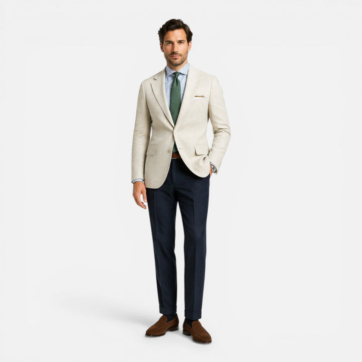 Polished men's casual blazer, slim fit for summer. Lightweight tailored jacket, perfect for modern evening style.
