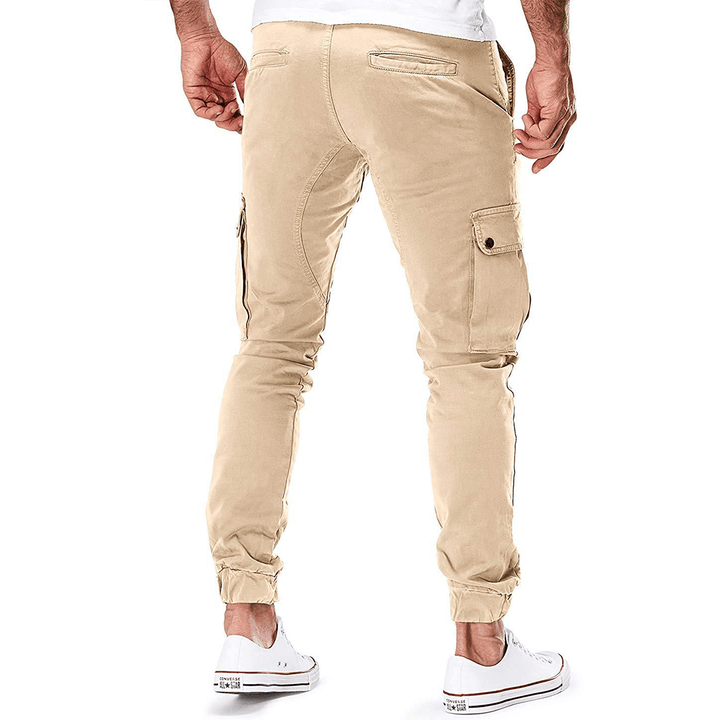 Stylish men's utility cargo trousers, slim fit with practical stretch fabric, offering modern comfort.