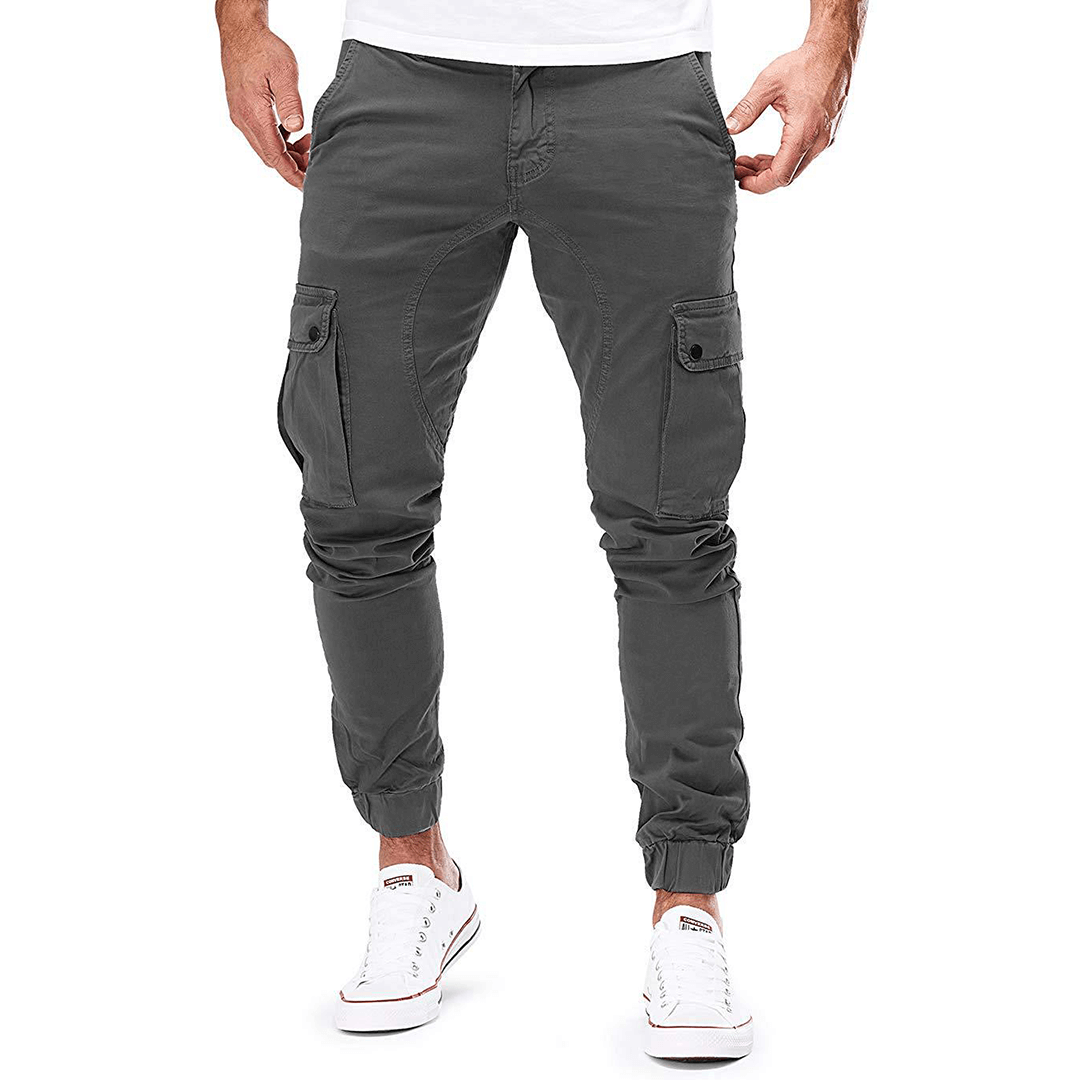 Slim fit men's cargo trousers with stretch fabric, perfect for a modern casual and comfortable look.